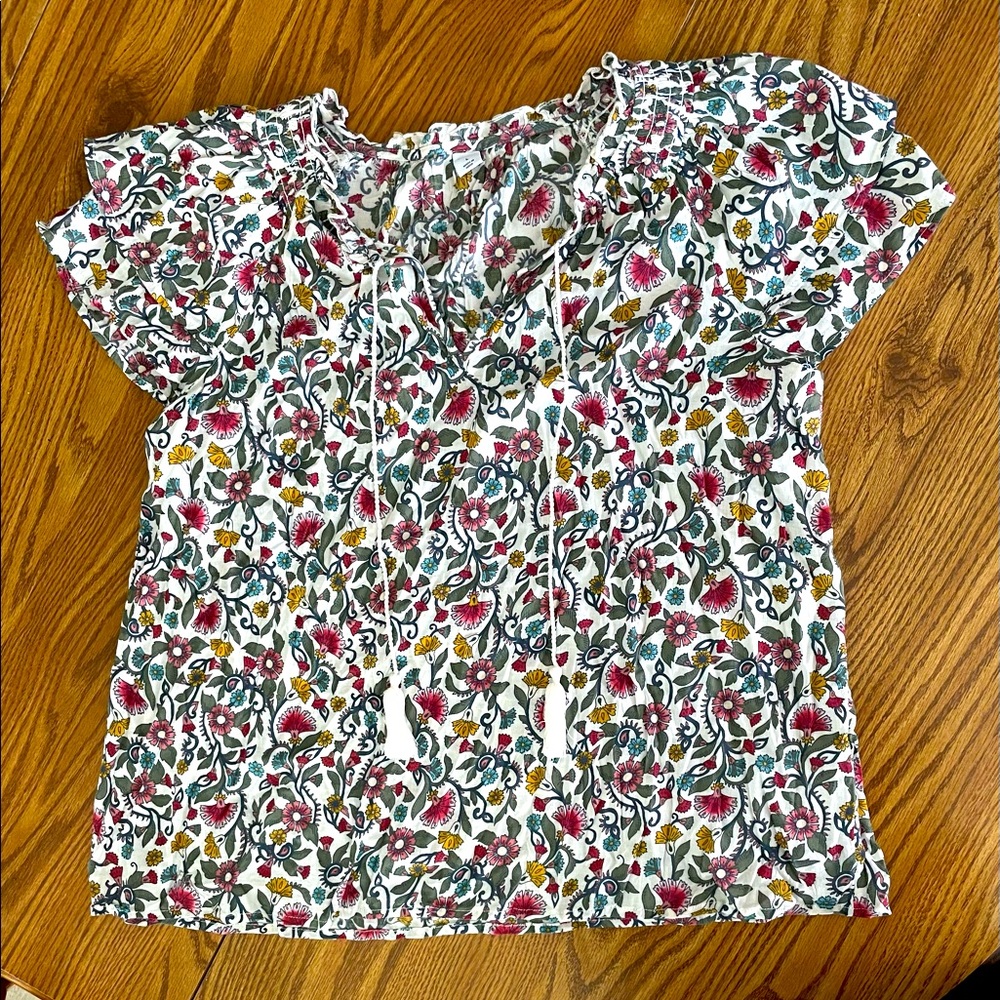 Old Navy Floral flutter sleeve shirt